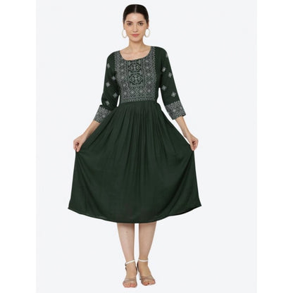 Women's Casual Rayon 3-4th Sleeves Kurti (Green)